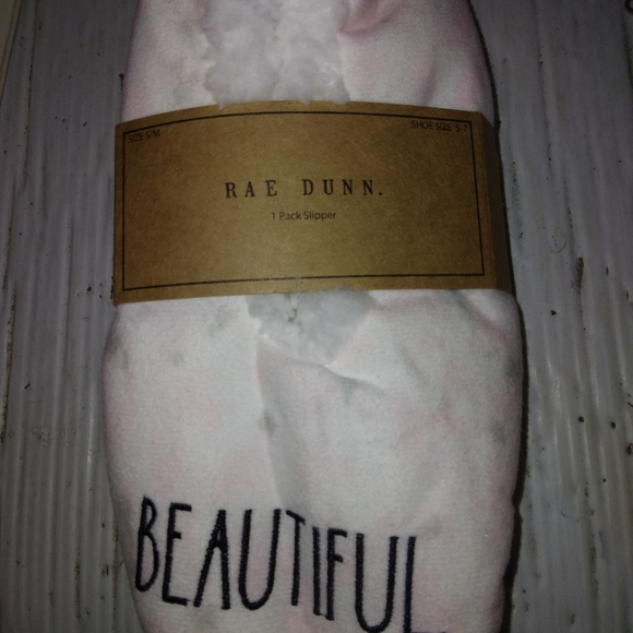 Rae Dunn Slipper Socks - Picture 6 of 6